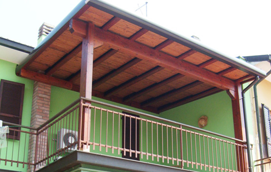 Coperture terrazzi: realizzazione e produzione di copri balcone e ... Coperture in legno per terrazzi