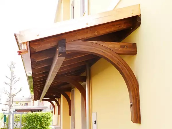 tettoia-a-sbalzo-in-legno-il-bersò tettoia-a-sbalzo-in-legno-il-bersò