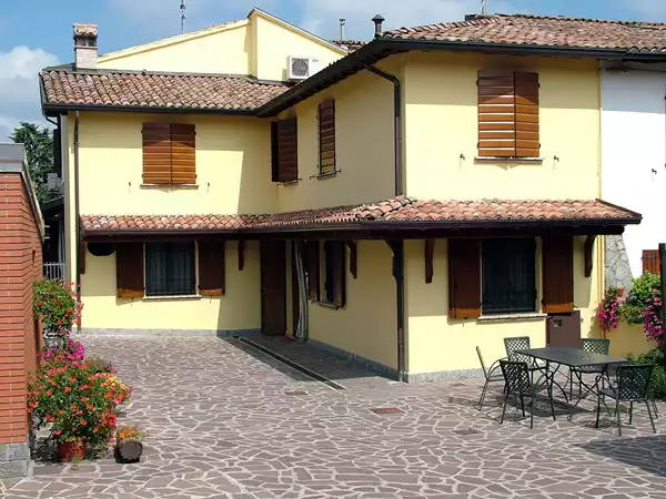 pensilina-a-sbalzo-in-legno pensilina-a-sbalzo-in-legno