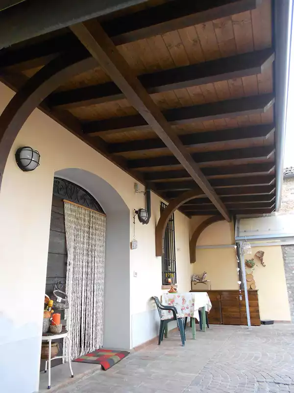 tettoie-in-legno-a-sbalzo