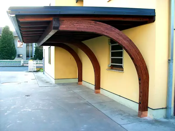 porticati-in-legno-a-sbalzo