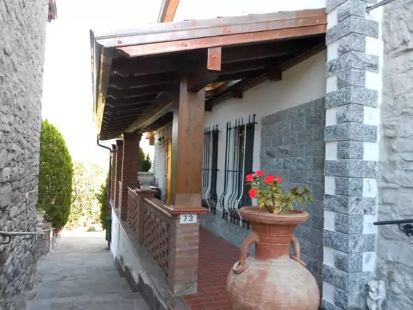 Porticato in legno chiuso 3 -1-